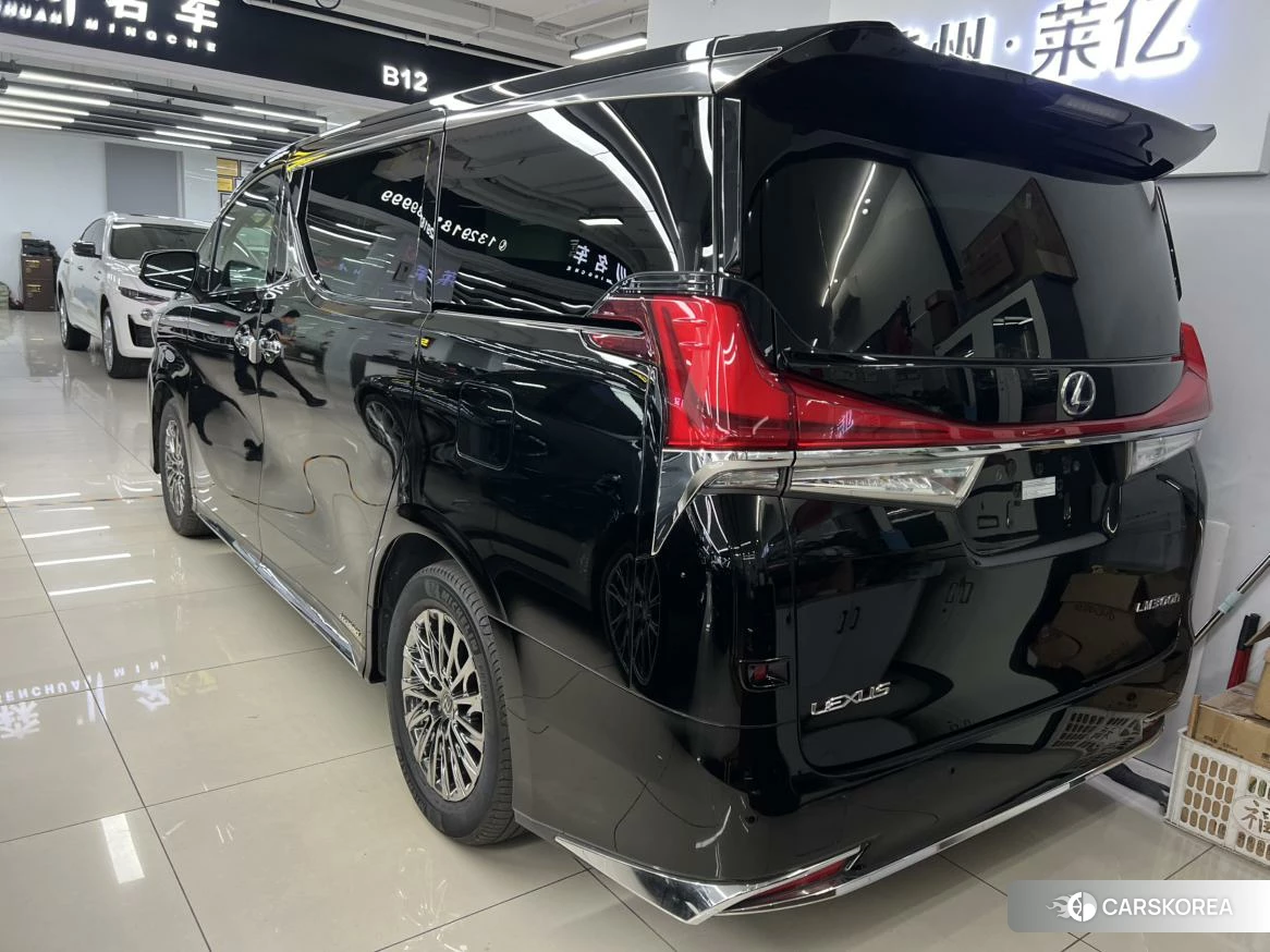 Lexus LM id 4455609 из Китая 7