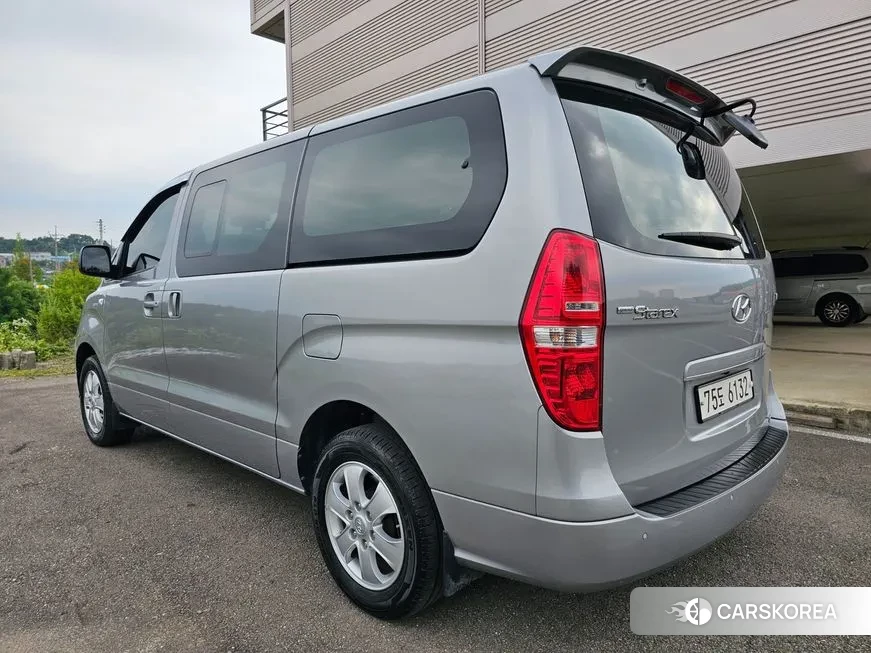 Hyundai The New Grand Starex id 1672228 из Кореи 16