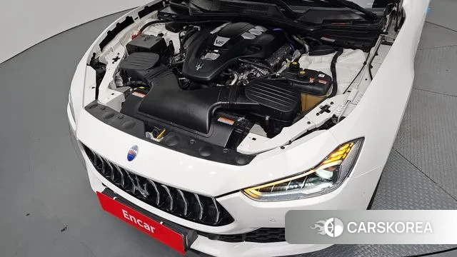 Maserati Ghibli id 2976260 из Кореи 16