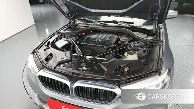 BMW 5 Series (G30) id 3434861 из Кореи 16