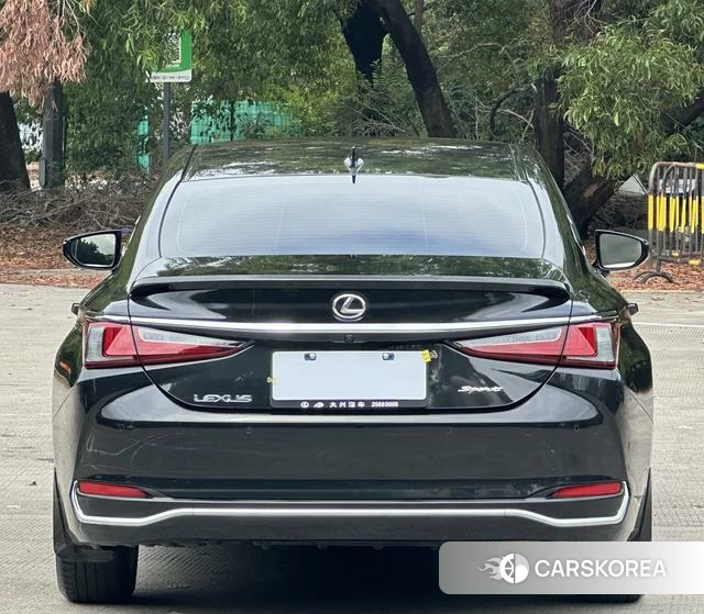 Lexus ES id 4277537 из Китая 14