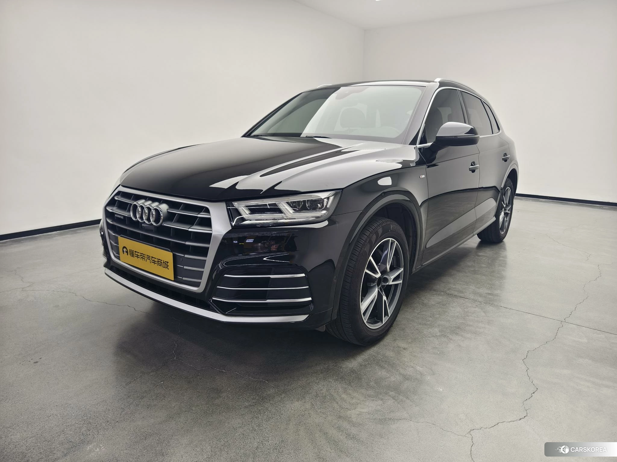 Audi Q5L 2019 Черный из Китая, фото 6