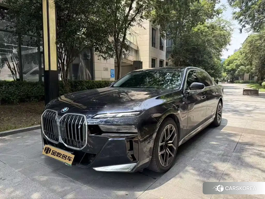 BMW i7 2025 Черный из Китая, фото 6