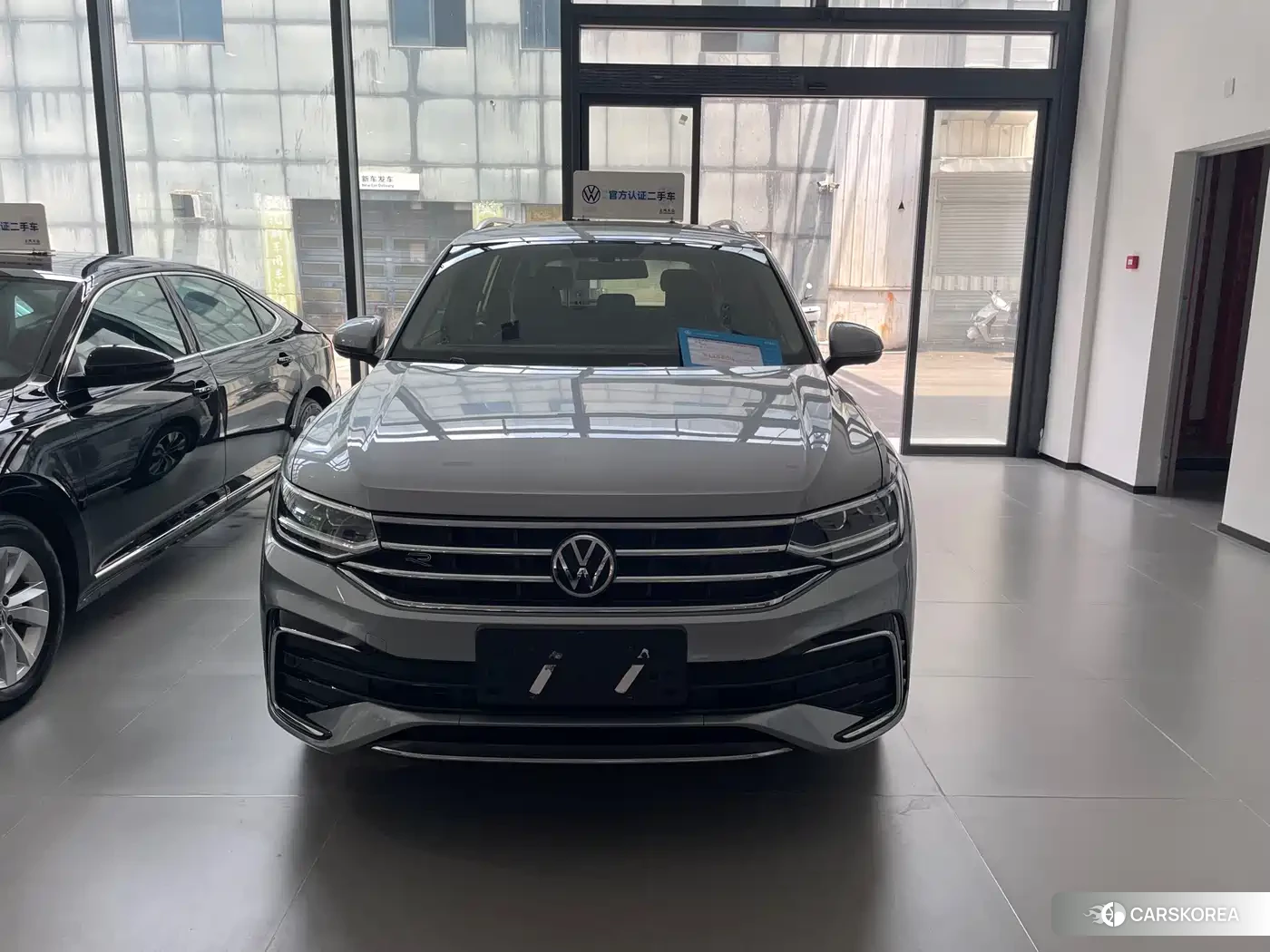 Volkswagen Tiguan L 2022 Silver/gray из Китая, фото 6