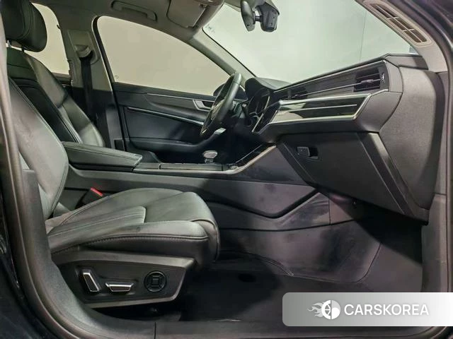 Audi A6L id 4263708 из Китая 12