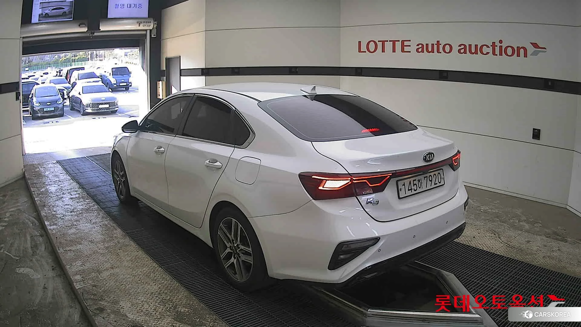 Kia K3 id 3882153 из Кореи 32