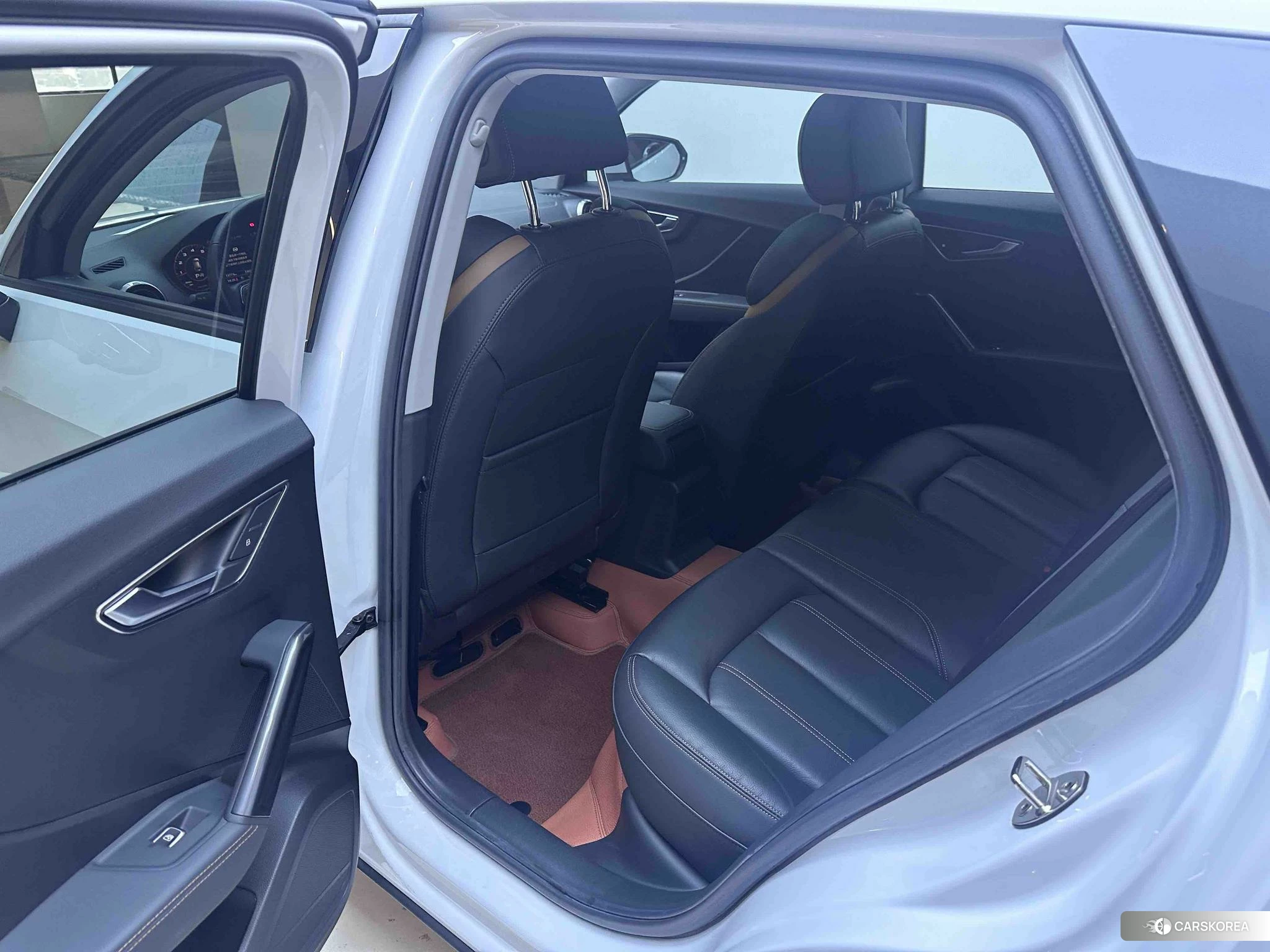 Audi Q2L id 4514991 из Китая 20