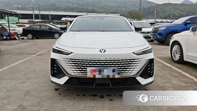 Chang'an UNI-V 2026 Белый из Китая, фото 6