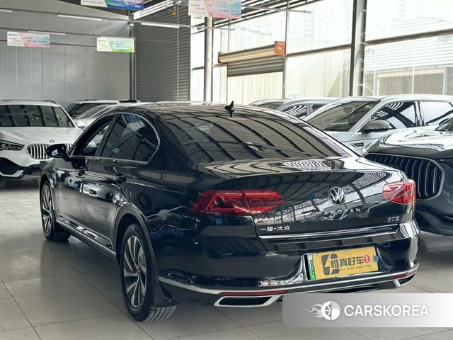 Volkswagen Magotan PHEV id 4263824 из Китая 11