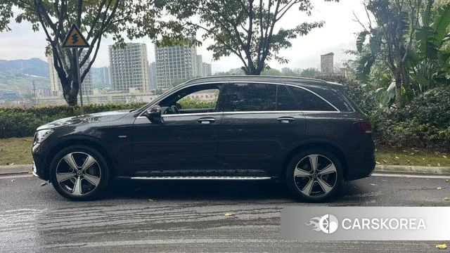 Mercedes-Benz GLC 2022 Темно-серый из Китая, фото 6