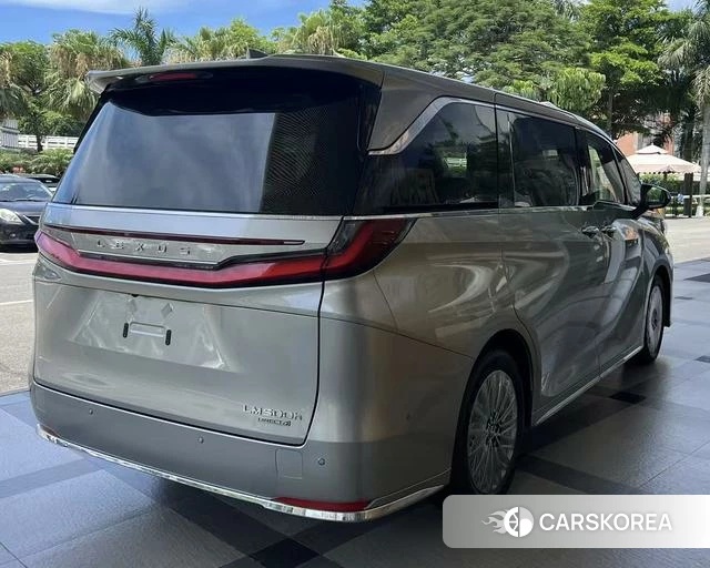 Lexus LM id 4239594 из Китая 8