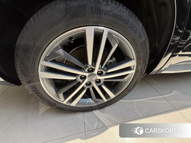 Audi Q5L 2021 Черный из Китая, фото 6