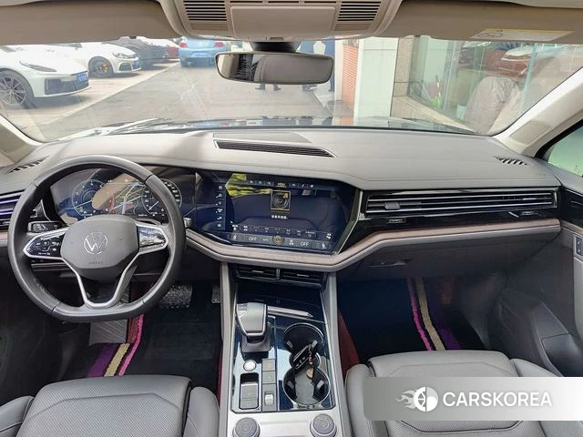 Volkswagen Touareg 2021 Темно-серый из Китая, фото 6