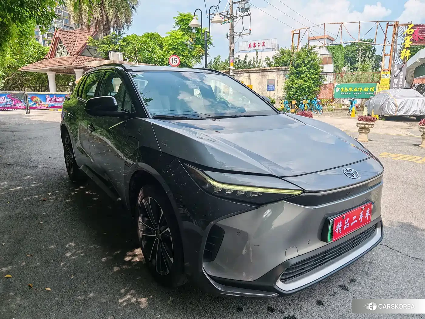 Toyota bZ4X 2022 Silver/gray из Китая, фото 6