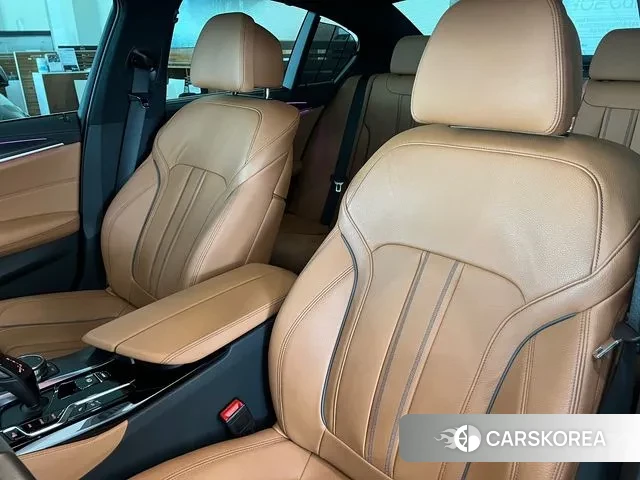 BMW 5 Series (G30) id 3052953 из Кореи 10