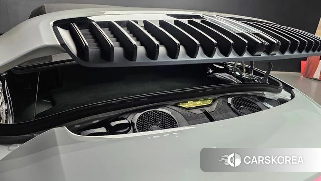 Porsche 911(992) id 4281001 из Кореи 26