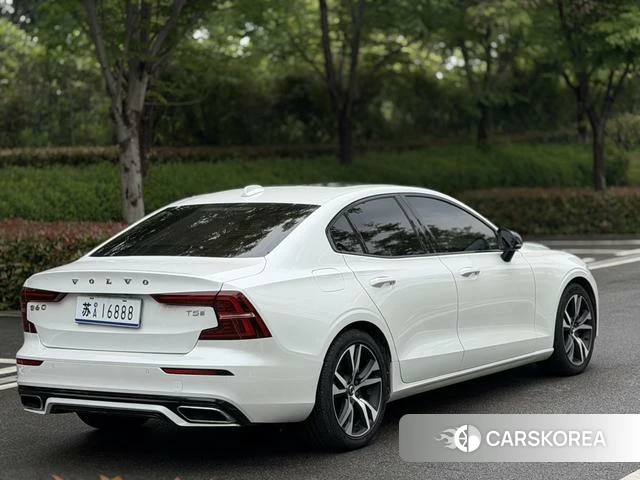 Volvo S60 id 4254496 из Китая 14