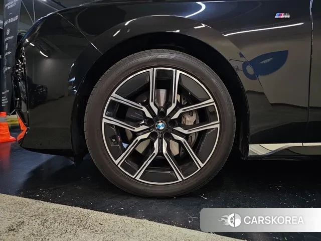 BMW 7 Series (G70) id 3659057 из Кореи 16