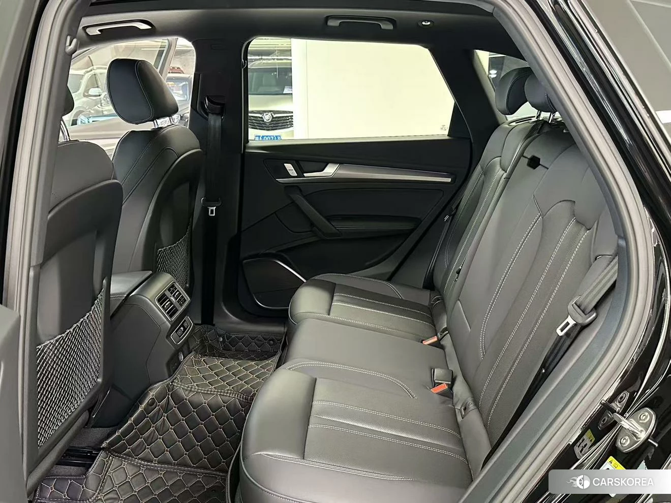 Audi Q5L id 4426527 из Китая 17