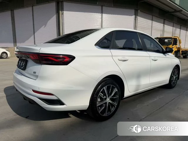 Geely Automobile Emgrand 2023 Белый из Китая, фото 6