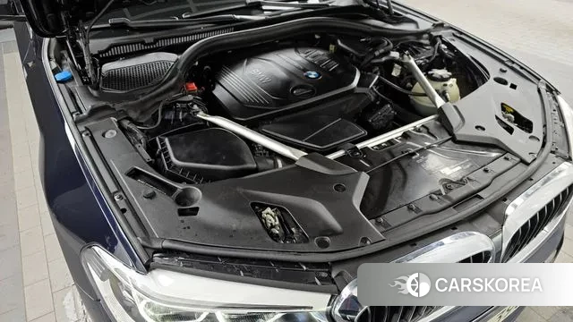 BMW 5 Series (G30) id 3449715 из Кореи 16