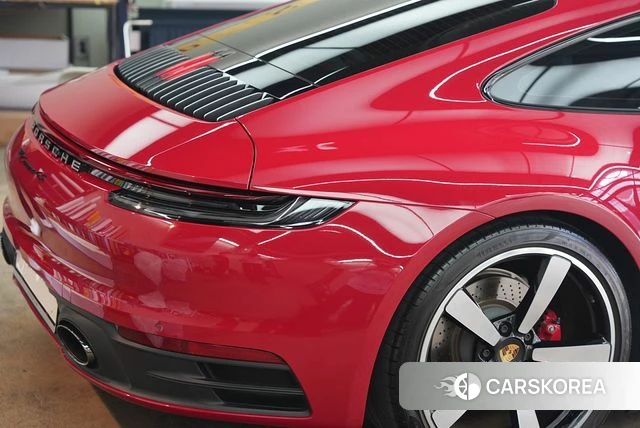 Porsche 911(992) id 4345061 из Кореи 8