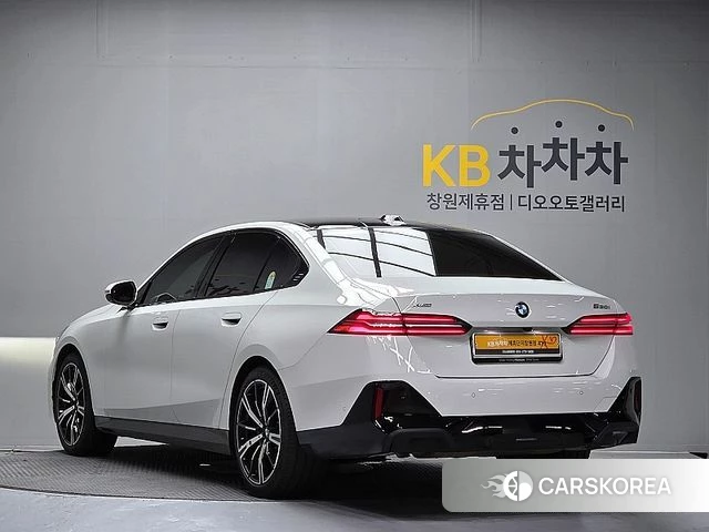 BMW 5 Series (G60) id 4441469 из Кореи 16