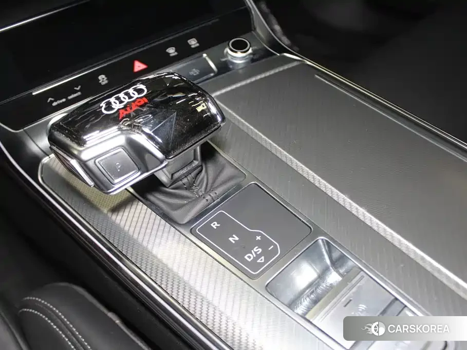 Audi A6L id 4685990 из Китая 11