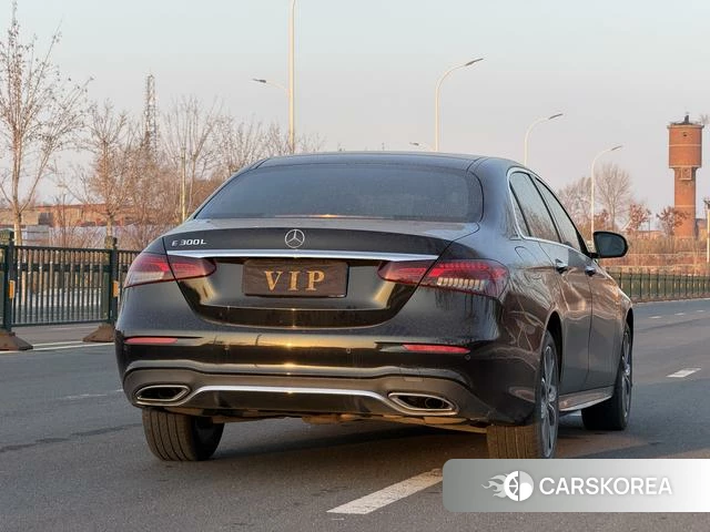 Mercedes-Benz E-class 2023 Черный из Китая, фото 6