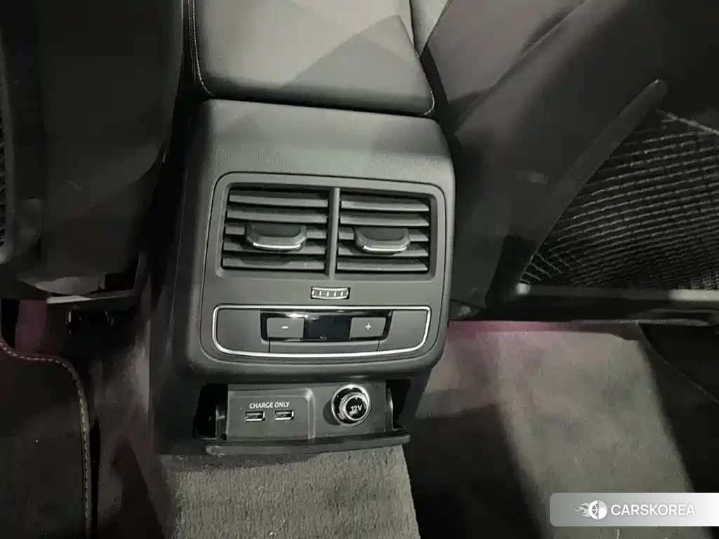 Audi A4L id 4589545 из Китая 9
