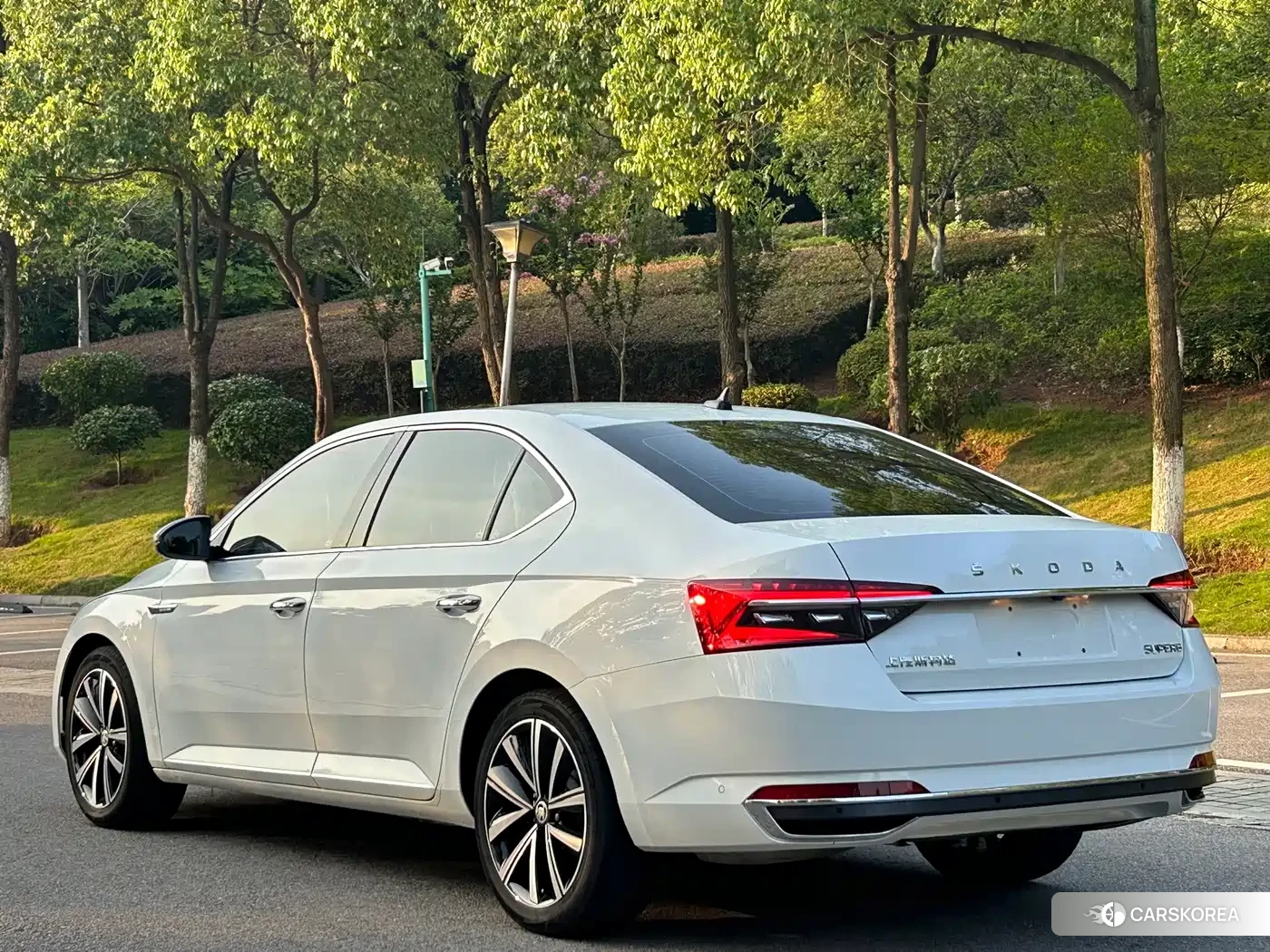Skoda Superb id 4681186 из Китая 22