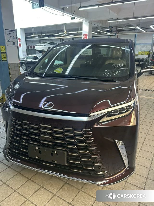 Lexus LM id 4336296 из Китая 7