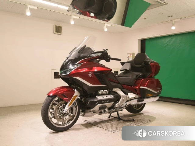 Проданный Honda GL1800 TOUR DCT 2022 из Японии, фото 4