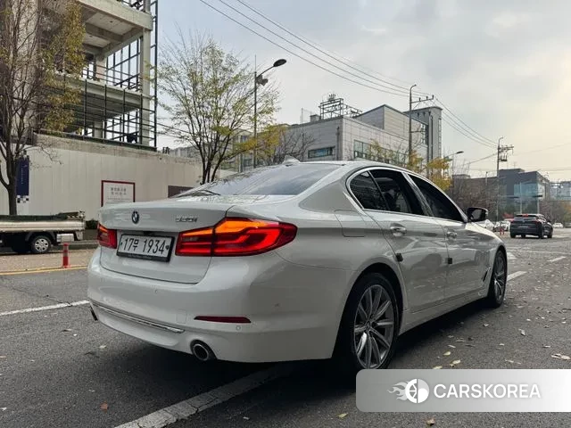 BMW 5 Series (G30) id 3403126 из Кореи 16