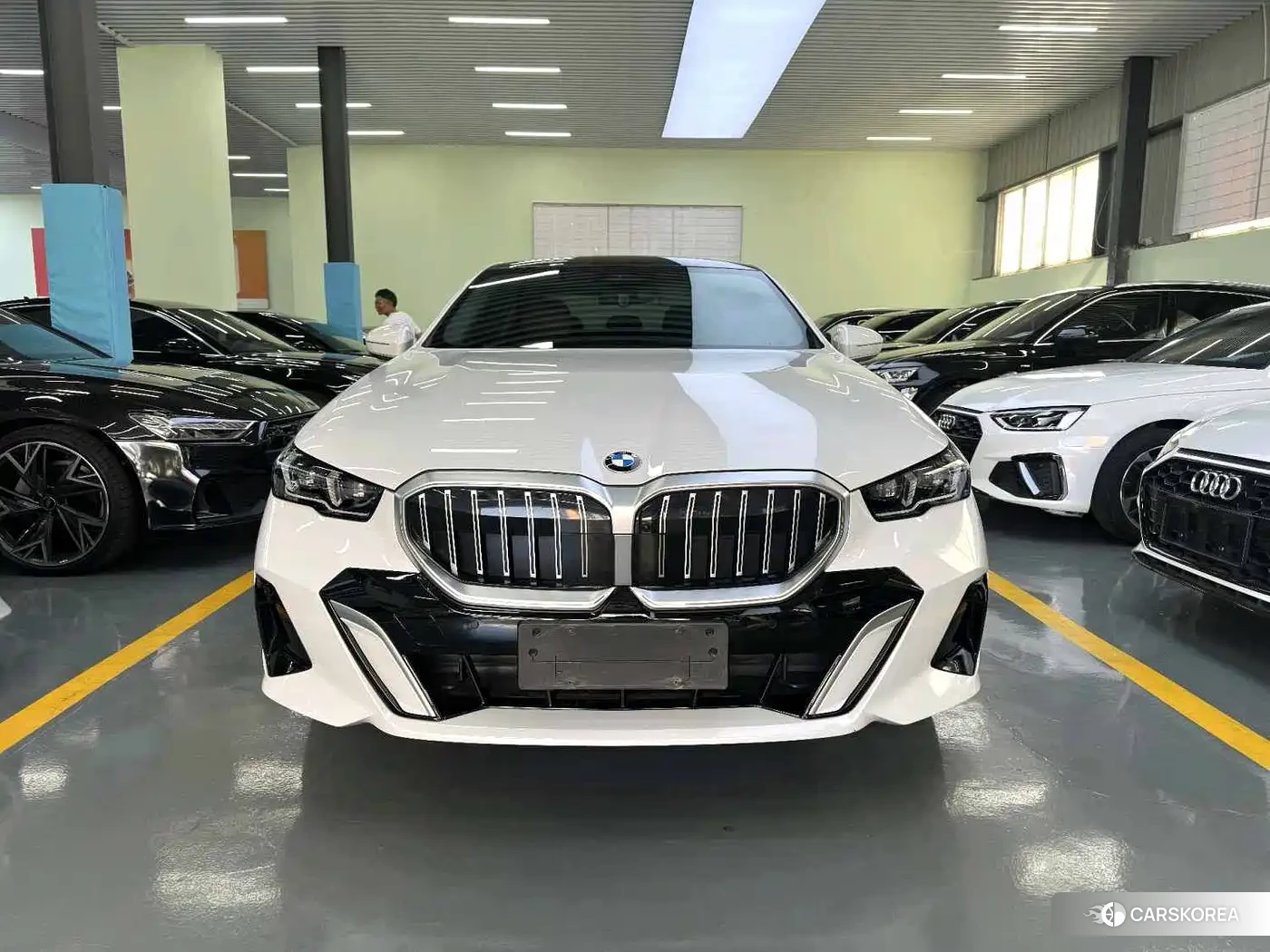 BMW 5 series 2025 Белый из Китая, фото 6