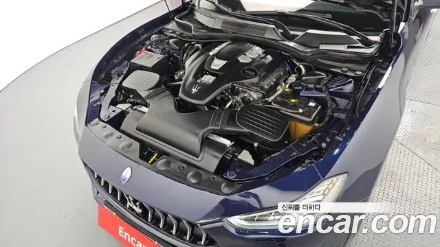 Maserati Ghibli id 2913129 из Кореи 16