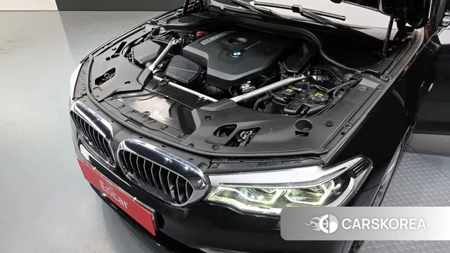 BMW 5 Series (G30) id 3235943 из Кореи 16