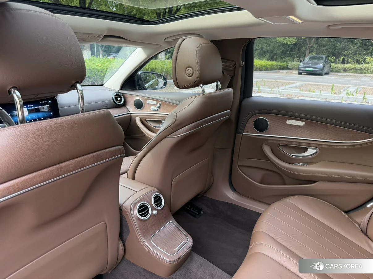 Mercedes-Benz E-class id 4452951 из Китая 19
