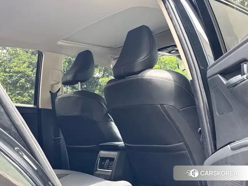 Toyota Camry 2024 Черный из Китая, фото 6