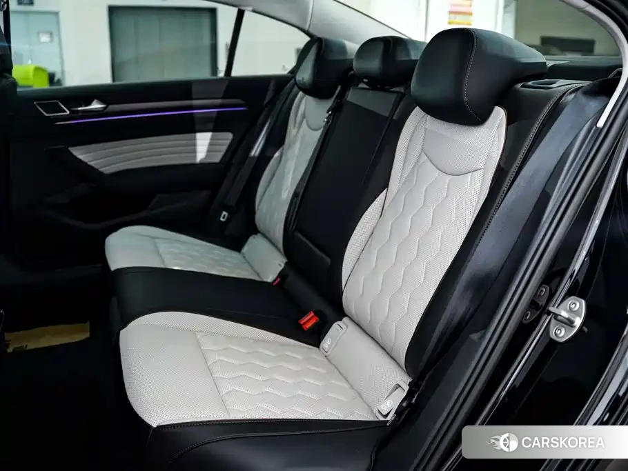 Volkswagen Magotan id 4654981 из Китая 32