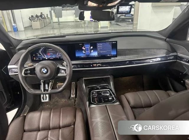 BMW 7 Series (G70) 2023 Черный из Кореи, фото 6