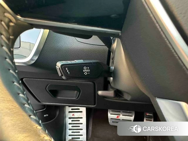 Audi A6L id 3857721 из Китая 16