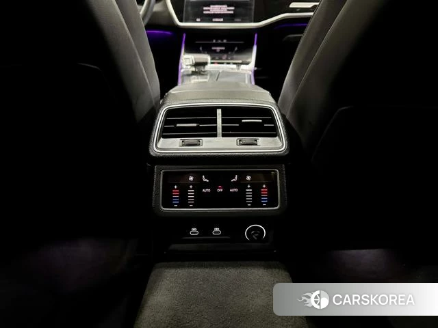 Audi A7L id 3849801 из Китая 26