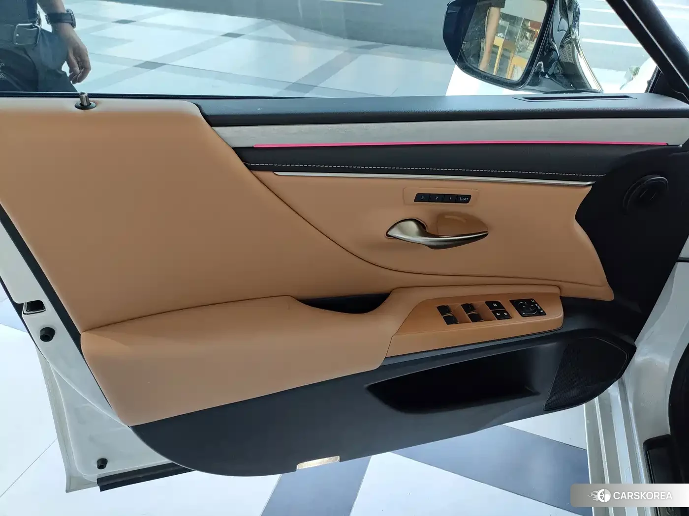 Lexus ES id 4634837 из Китая 16