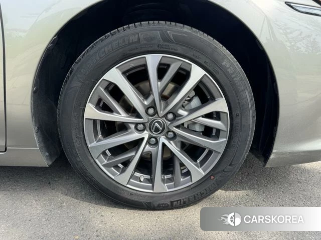 Lexus ES id 4301740 из Китая 11