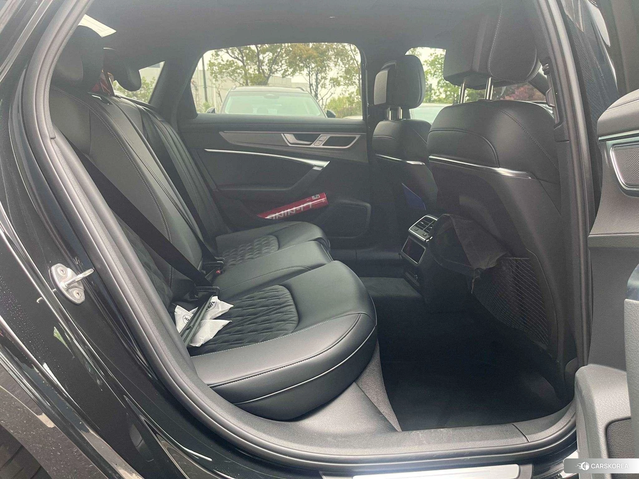 Audi A6L id 4413606 из Китая 11
