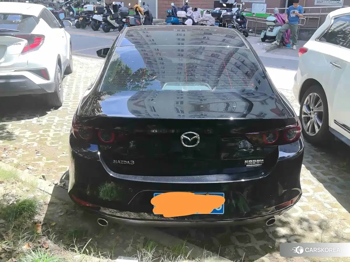Mazda 3 2023 Черный из Китая, фото 6