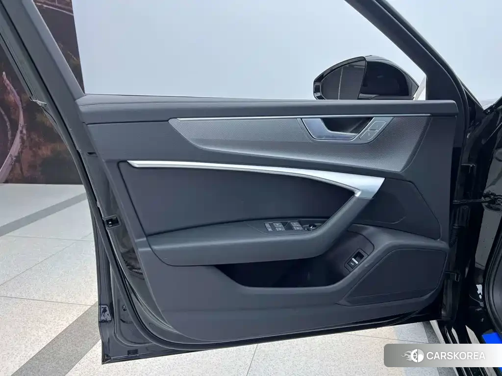 Audi A6L id 4559644 из Китая 29