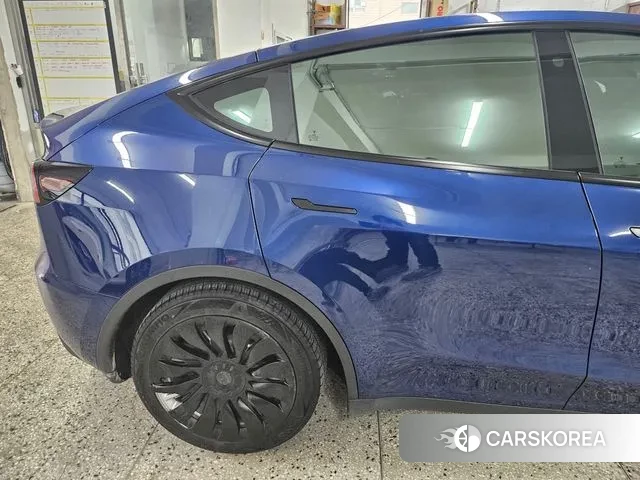 Tesla Model Y 2023 Синий из Кореи, фото 6