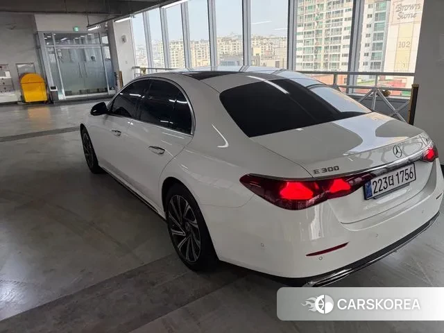 Mercedes-Benz E-Class W214 id 3695278 из Кореи 15
